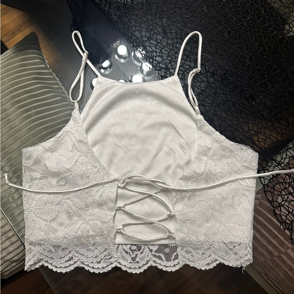 🎀 LULUS 🎀 white lace halter top - Picture 6 of 6